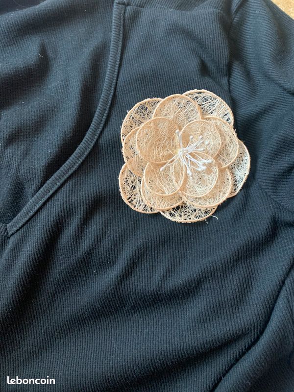 Broche fleur (image 3)