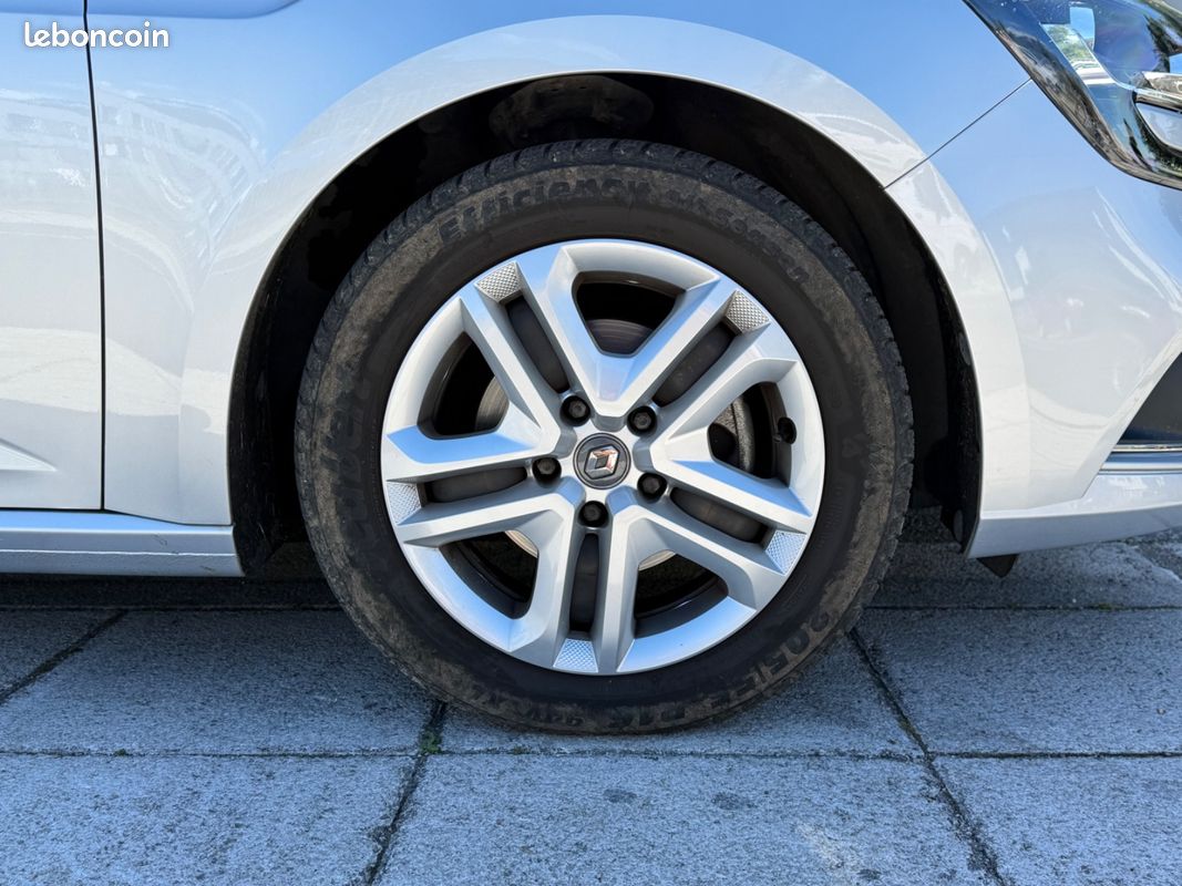 RENAULT MEGANE IV BERLINE BUSINESS MEGANE 4 1.5 Blue dCi 115 - GPS - RADARS - CLIM AUTO (image 14)