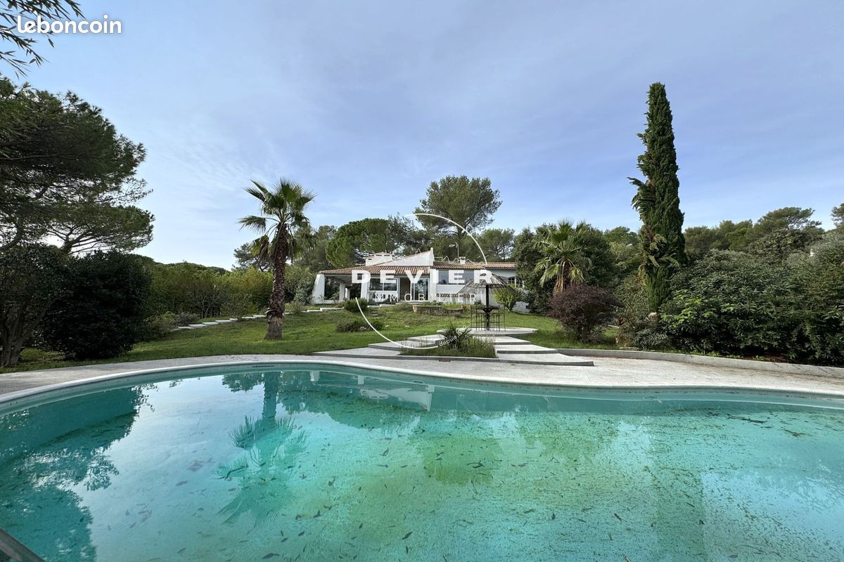 Maison 6 pièces 200 m² · à Langlade · 200 m² · 720 000 €