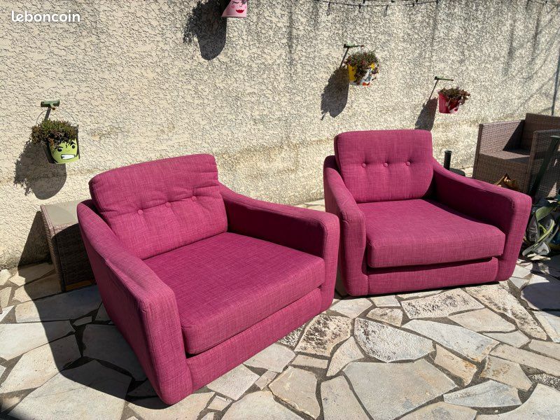 Lot 2 grands fauteuils tissu fuchsia style lounge (image 1)