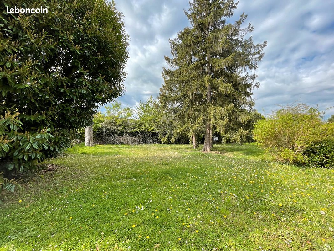 Terrain 773 m² · à Saint-Germain-en-Laye · 773 m² · 955 428 €