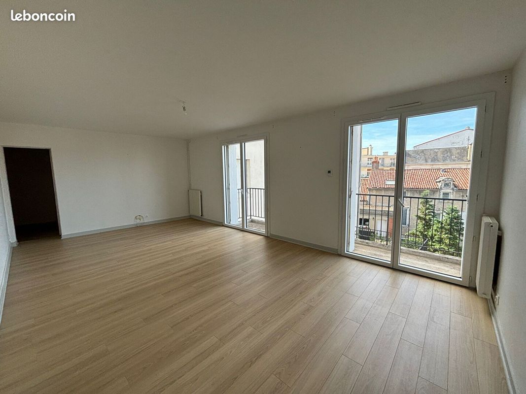 Appartement 4 pièces 107 m² · à Poitiers · 107 m² · 1 200 €/mois
