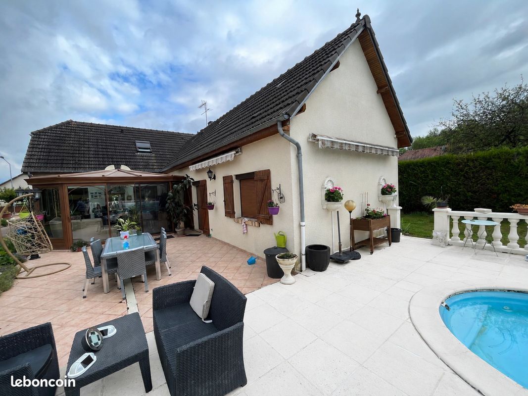 Maison 8 pièces 179 m² · à Rosières-près-Troyes · 179 m² · 369 000 €