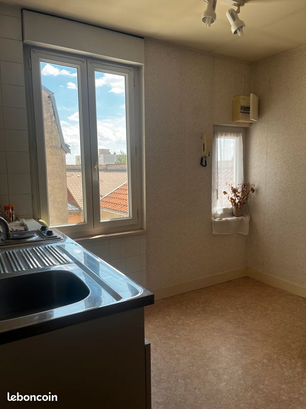 Appartement 1 pièce 35 m² · à Limoges · 35 m² · 330 €/mois
