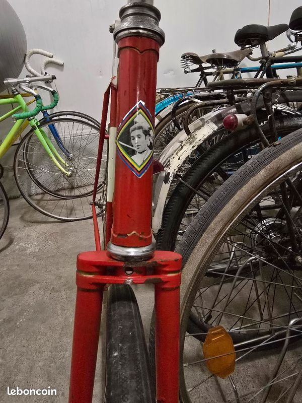 Velo de piste vintage R BEIGNET dans son jus à restaurer Vélos