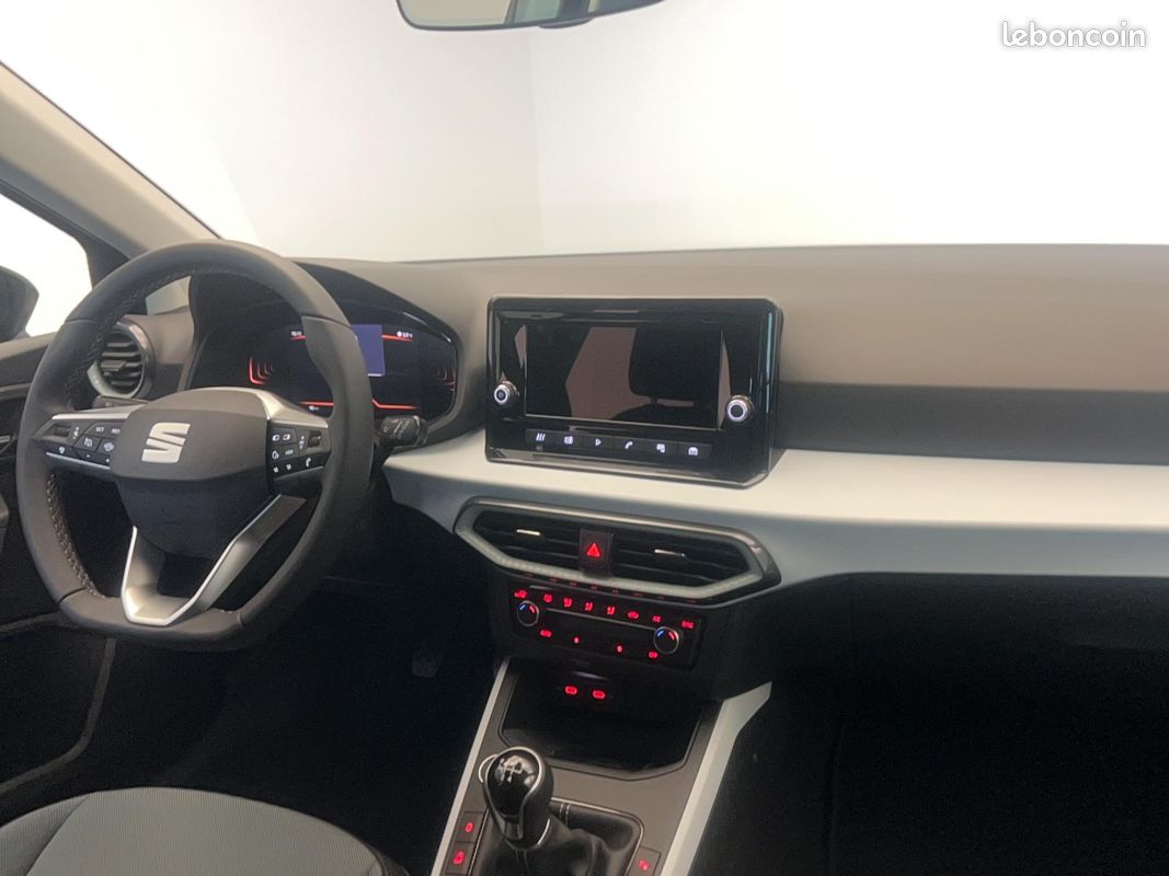 SEAT Arona 1.0 TSI 95 ch Start/Stop BVM5 Copa (image 12)