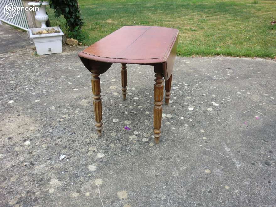 Table Louis Philippe en merisier (image 2)