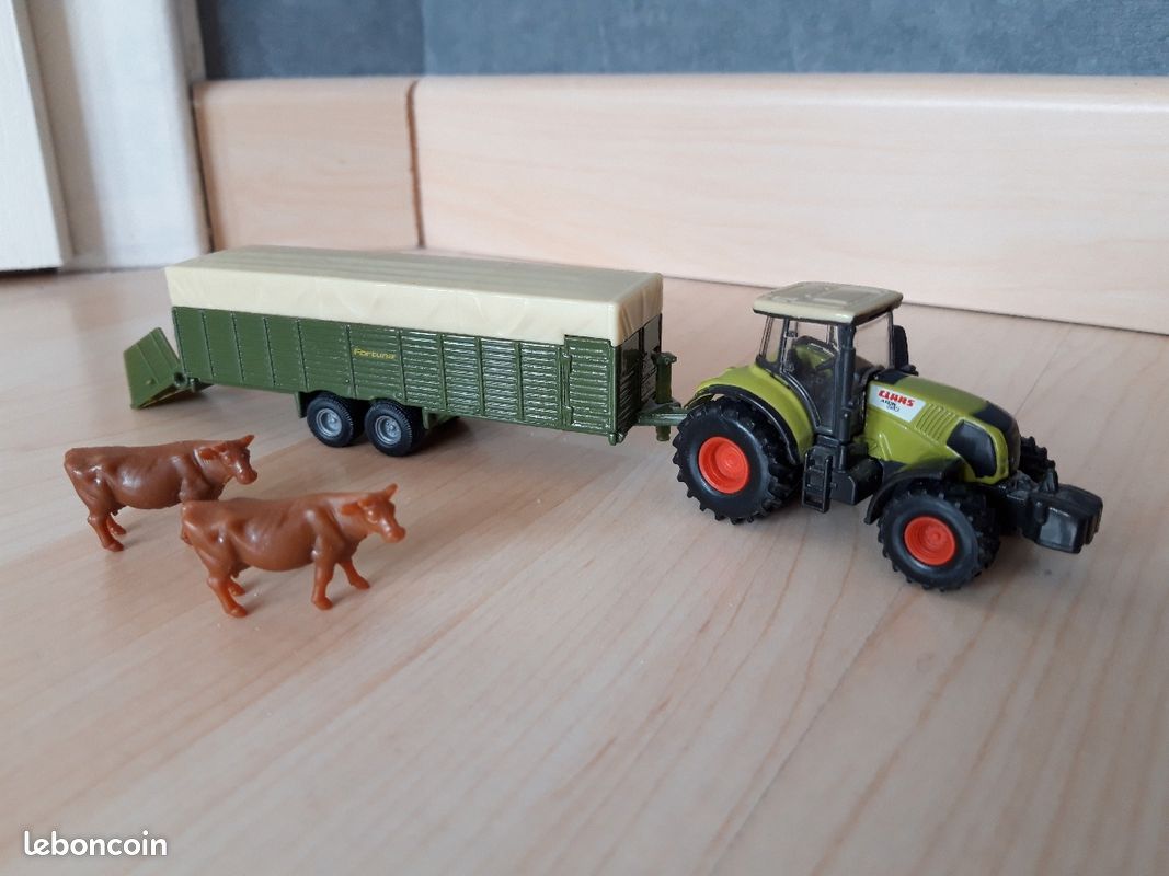 Tracteur avec remorque à bétail Siku 1:87 (image 1)