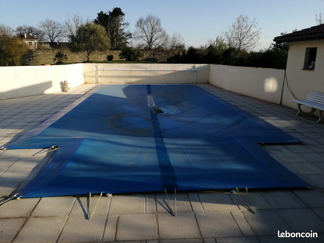 Bache d'hivernage et sécurité pour piscine avec son enrouleur (image 3)