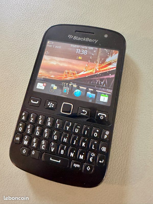 Blackberry 9720 Noir – Débloqué – Smartphone D'occasion Comme Neuf – 10 Mo