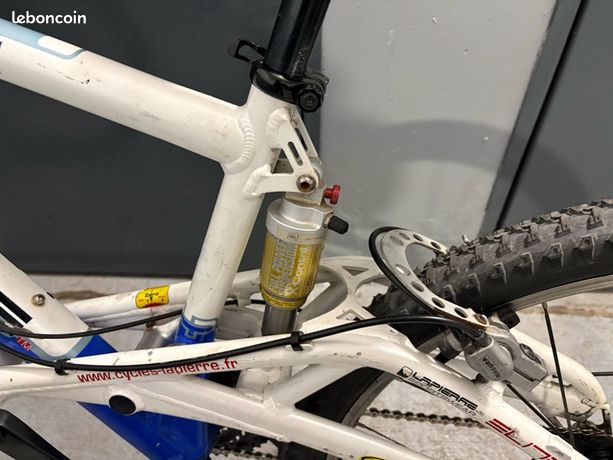 Cadre Vélo De Course 56 Cm - Aluminium Gris - Avec Fourchette - Fissure (pour Pièces)