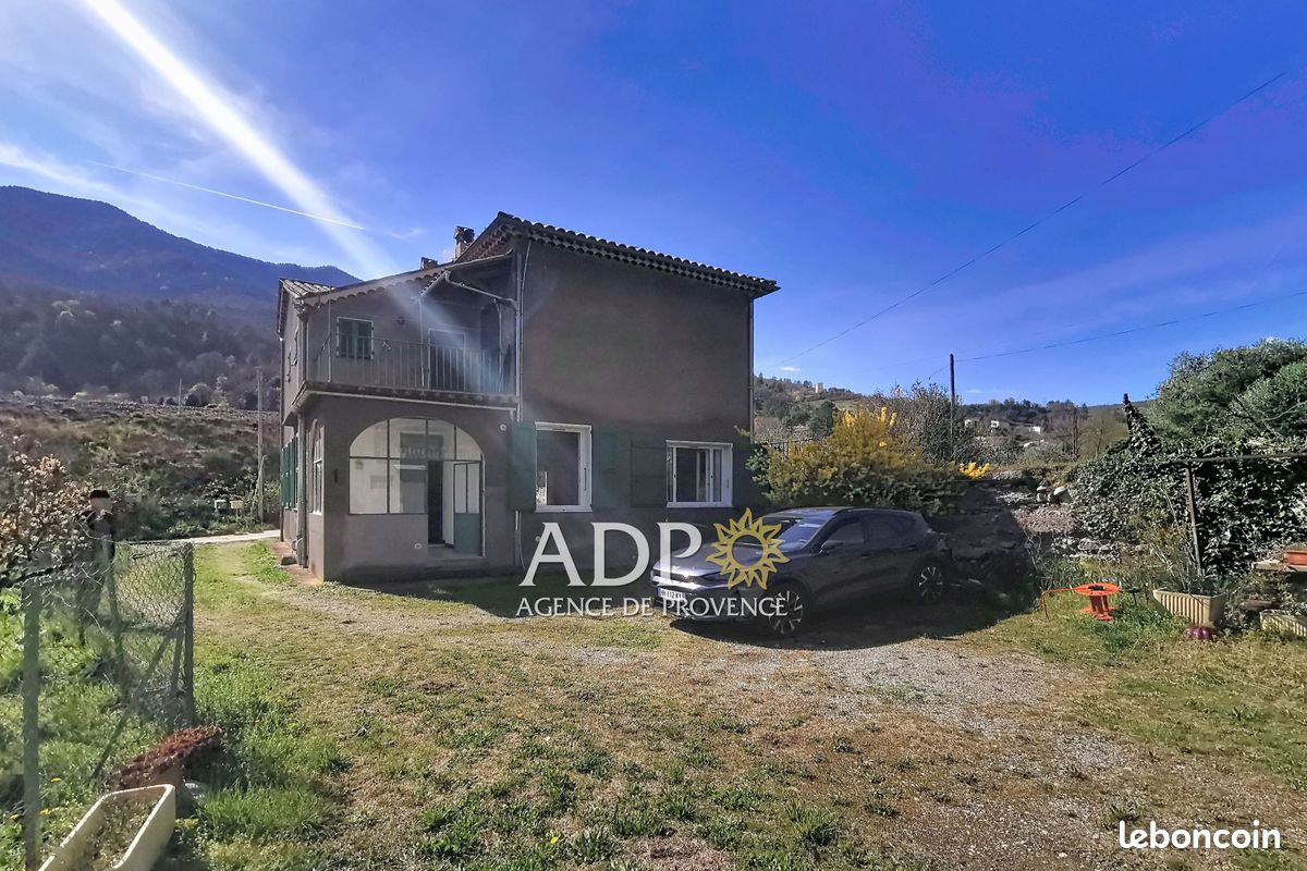 Appartement 3 pièces 69 m² · à Entrevaux · 69 m² · 70 000 €