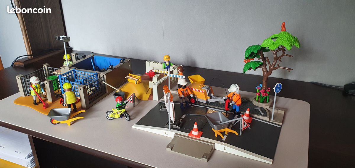 Playmobil Lot (image 1)