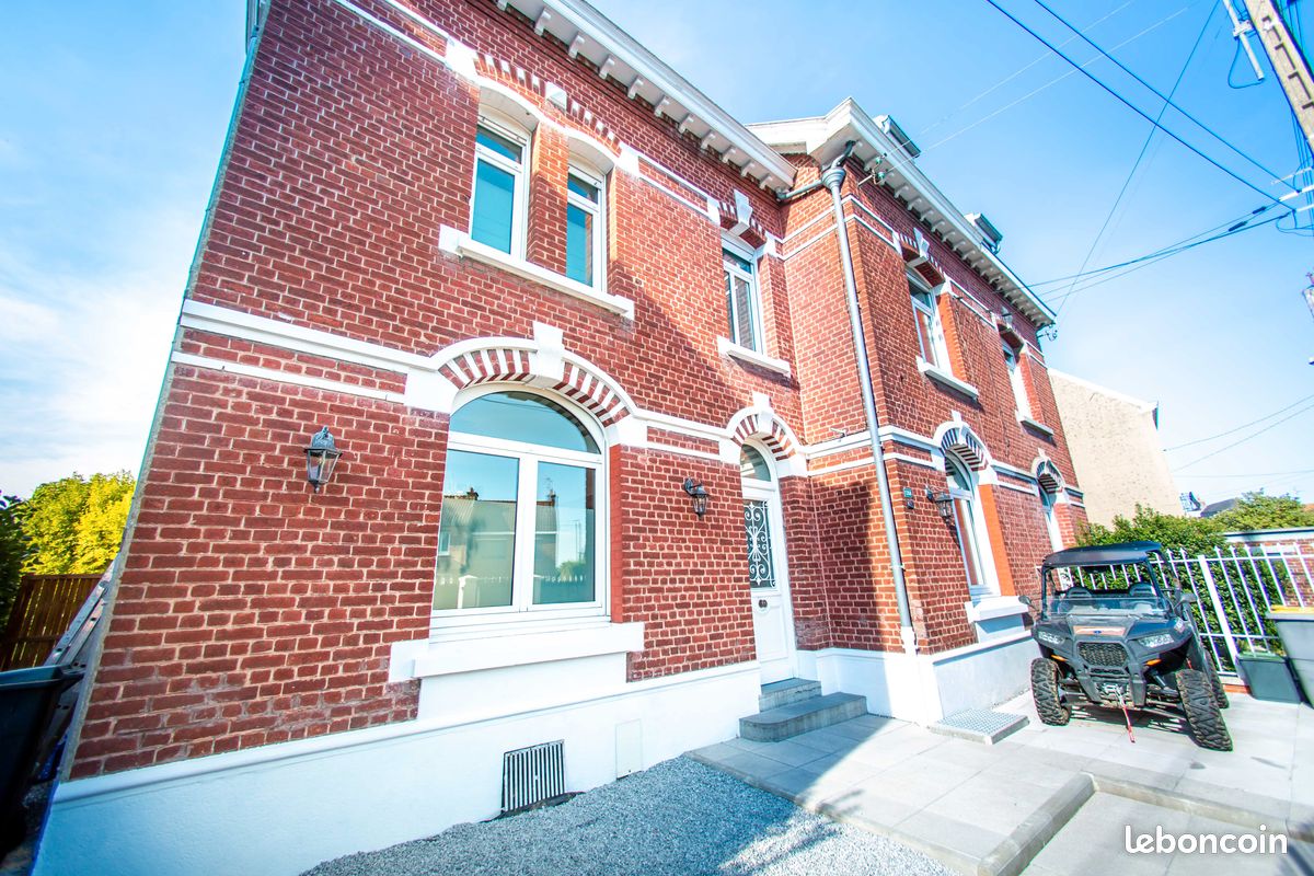 Maison 8 pièces 170 m² · à Saint-Saulve · 170 m² · 450 000 €