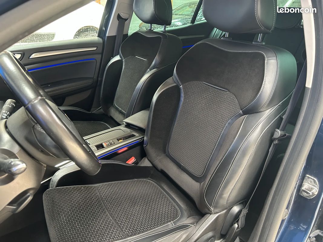 RENAULT Megane 1.3 140ch INTENS - 2020 - CarPlay - Boîte auto - Attelage - Caméra De Recul - Régulateur - Lumière D'Ambiance - Carte Main Libre (image 13)