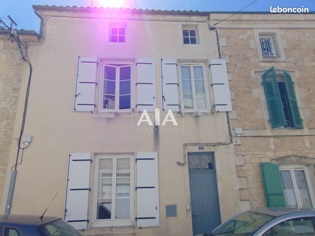 Maison de ville 4 pièces 85 m² - Ruffec 16700 (image principale 2)