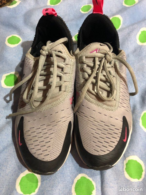 Paire de Nike (image 2)