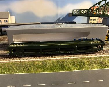 Wagon Porte-voitures LS Models DEV66 DD Vert - Échelle HO (1:87) - Neuf