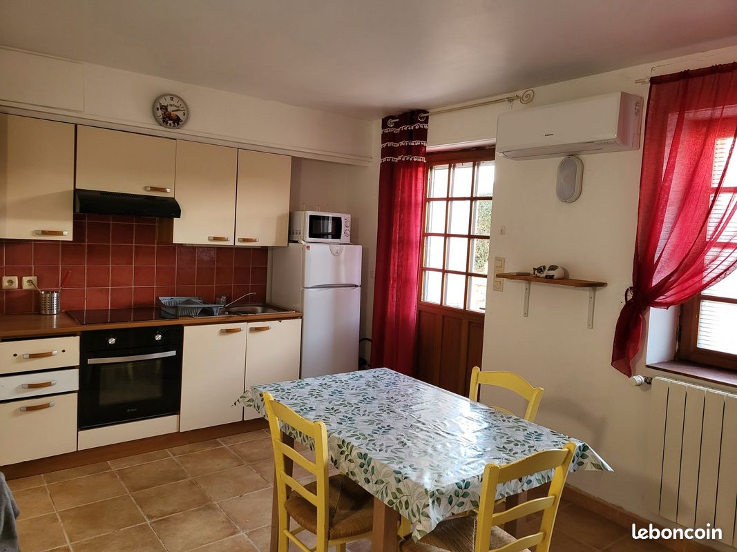 Appartement 1 pièce 30 m² · à Vallon-Pont-d'Arc · 30 m² · 450 €/mois