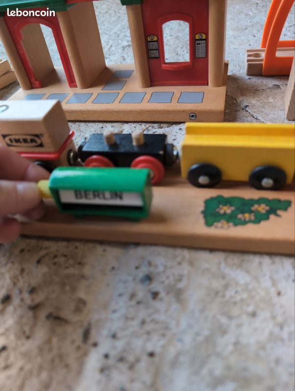 Train en bois BRIO et IKEA (image 6)