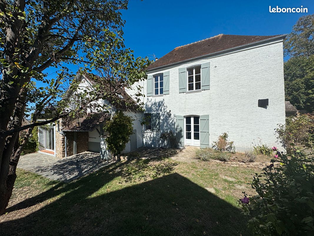 Maison 7 pièces 165 m² · à Neauphle-le-Château · 165 m² · 699 000 €