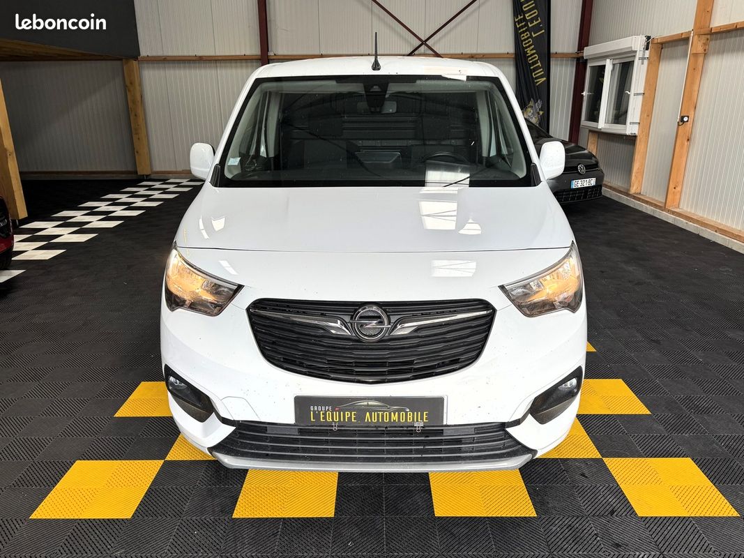 Opel Combo III 1.2 110 L1H1 AUGMENTE CARGO PACK BUSINESS (image 2)