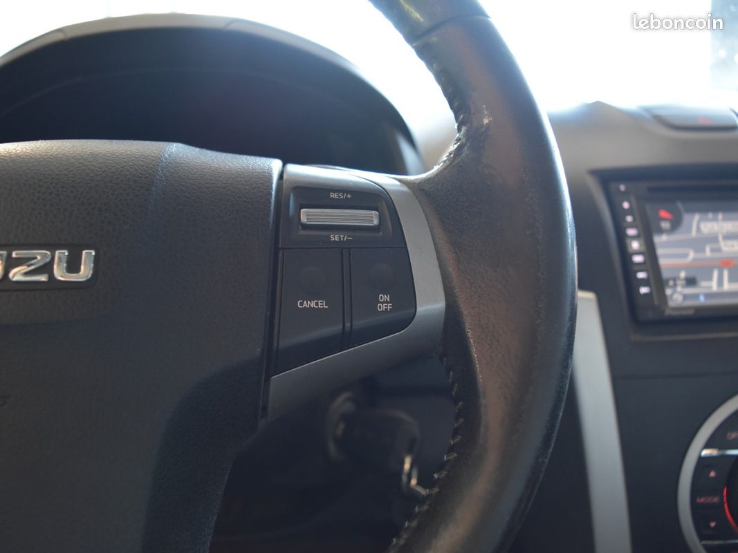Isuzu d-max 2.5 4x4 crew cab quasar (image 18)