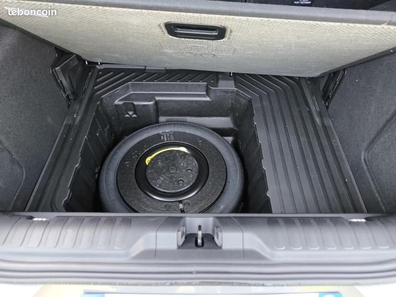 Ford Puma 1.0 EcoBoost Hybrid 125ch ST-Line X S&S Powershift (image 8)