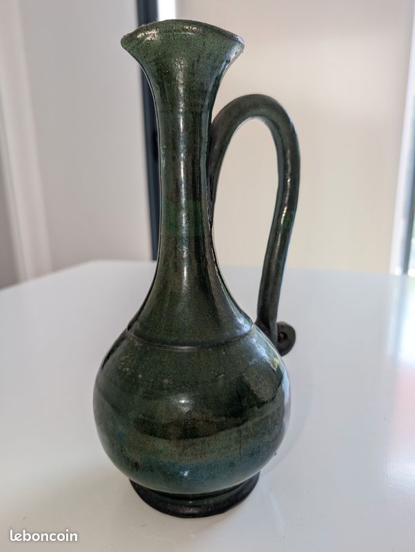 Aiguière céramique vernissée irisée verte ancienne (image 1)