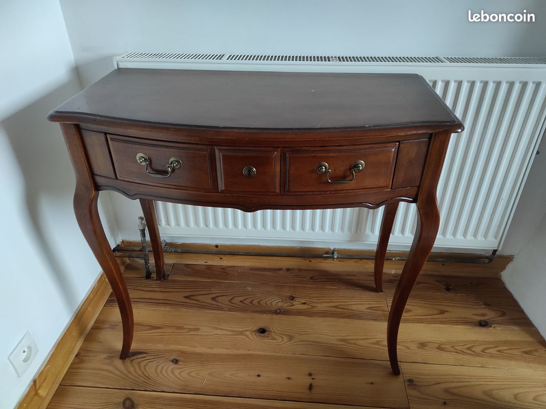 Bureau (image 1)