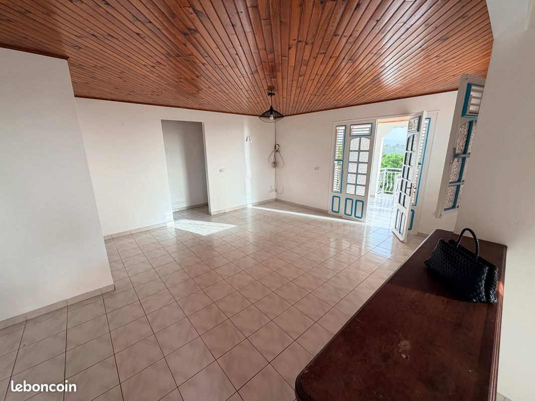 Appartement 4 pièces 120 m² · au François · 120 m² · 1 000 €/mois