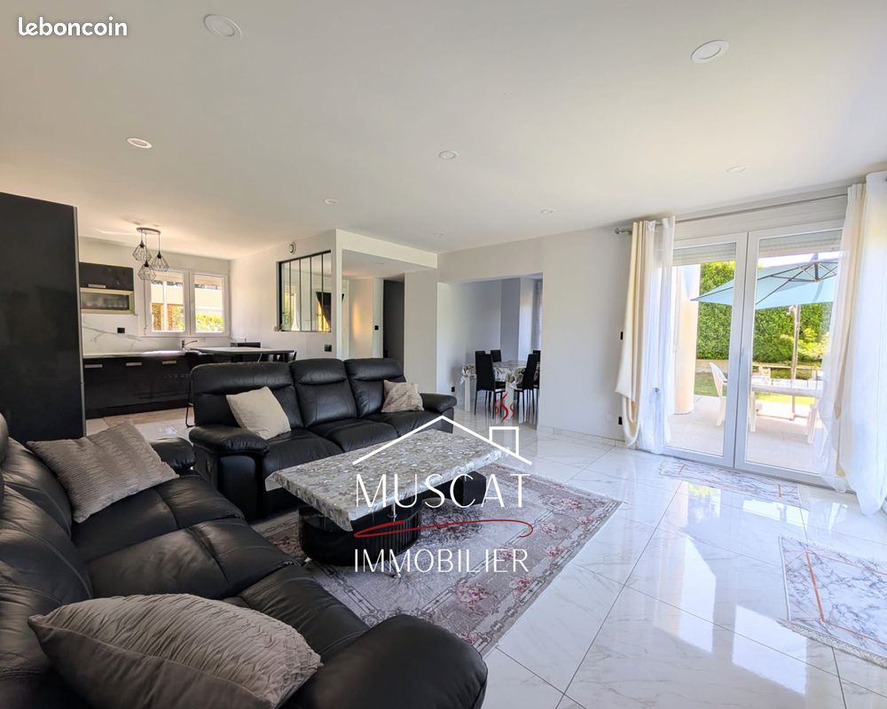 Maison 5 pièces 90 m² · à Villefontaine · 90 m² · 289 900 €