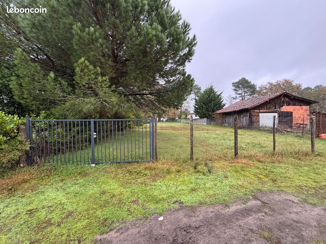 Terrain 990 m² · à Mont-de-Marsan · 990 m² · 106 382 €