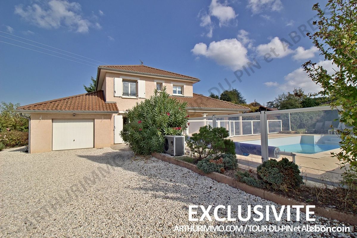 Maison 5 pièces 130 m² · à La Tour-du-Pin · 130 m² · 359 000 €