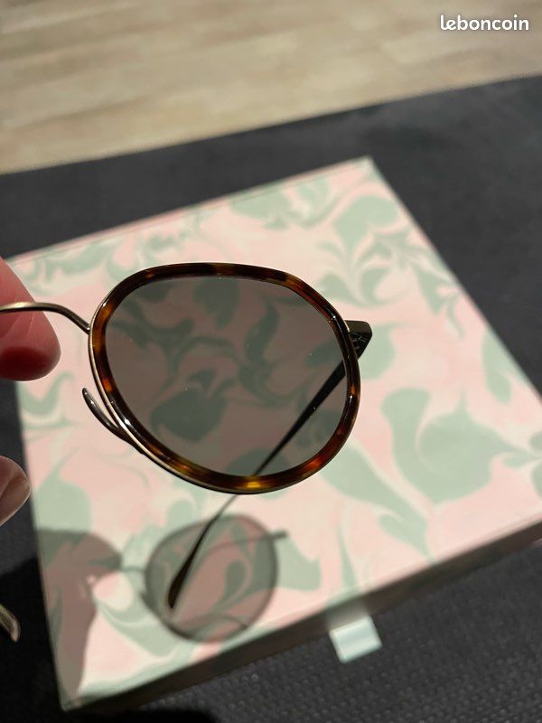 Lunettes de soleil đ (image 2)