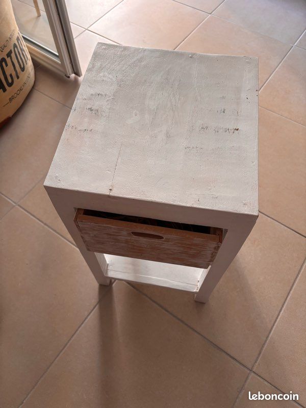 Table de chevet (image 2)