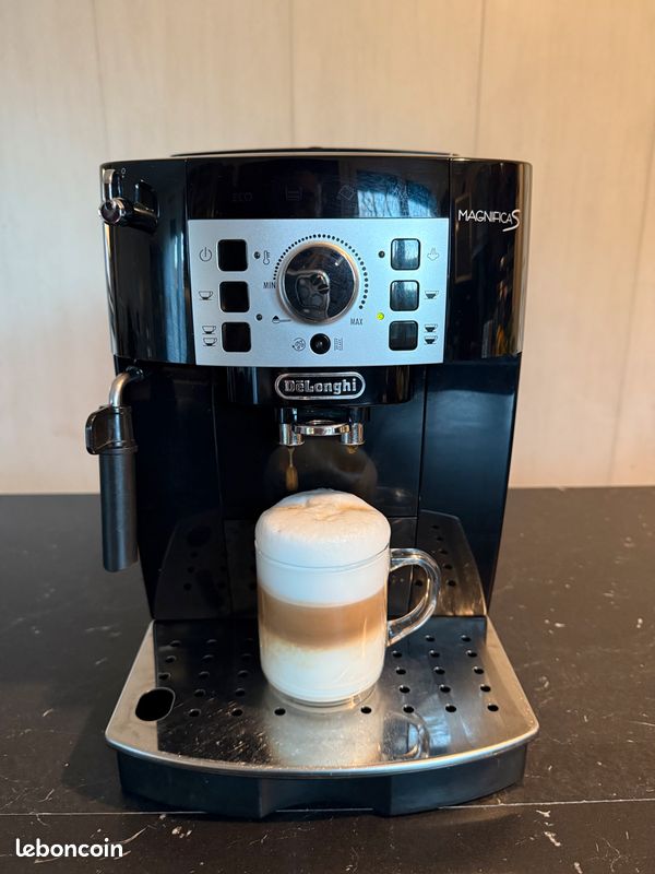 Machine à café (cafetière) Delonghi Magnifica S automatique avec broyeur à grain intégré (image 6)
