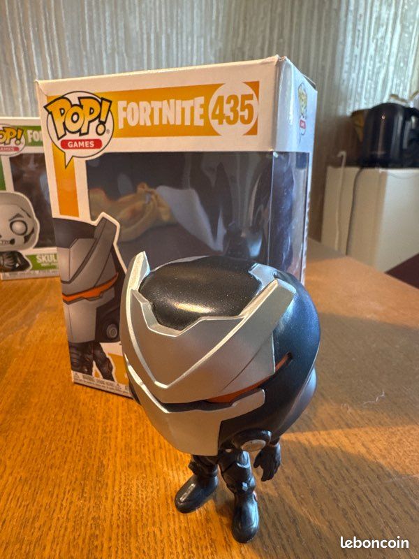 Funko pop Omega Fortnite (image 2)