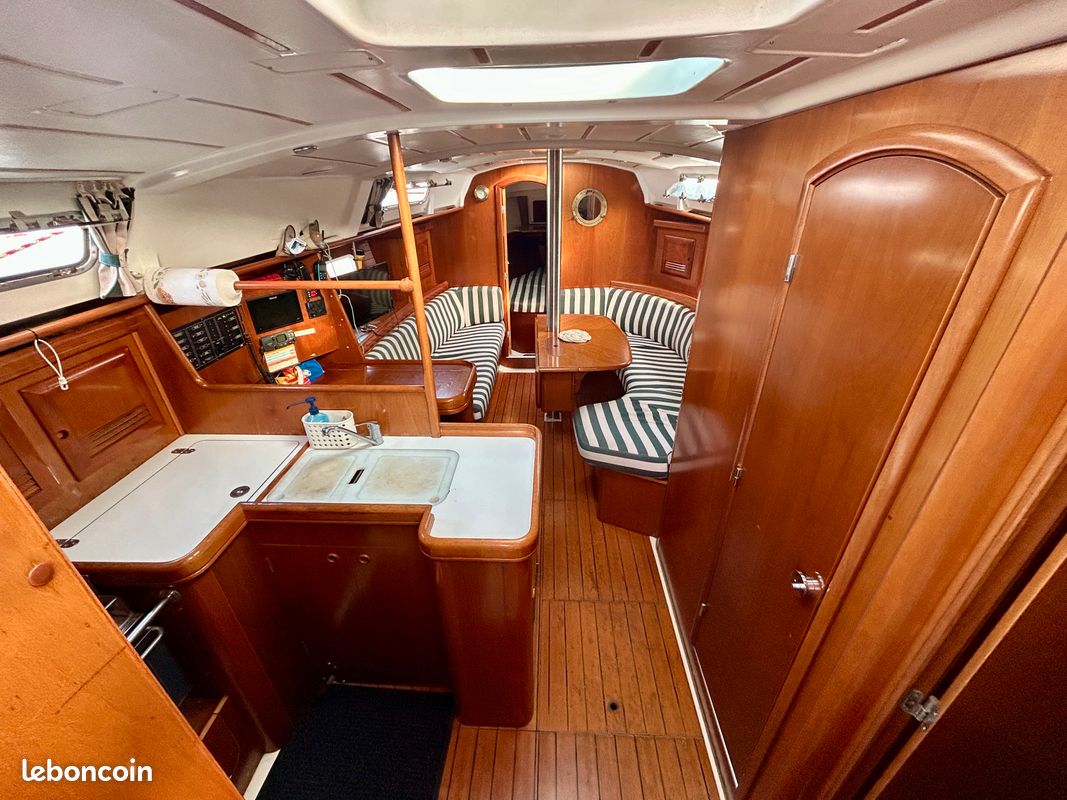 BENETEAU OCEANIS 361 CLIPPER avec place de port (image 3)