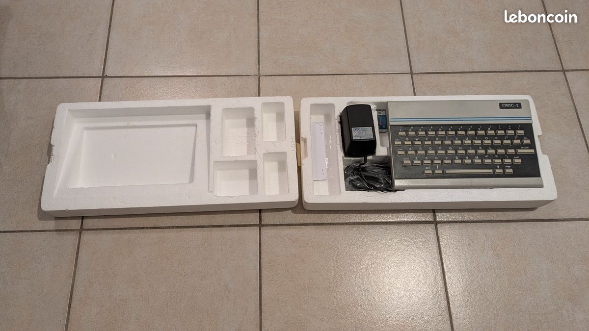 48k Oric Atmos - Jeu Vidéo Retro - The Ultra - Ordinateur Vintage
