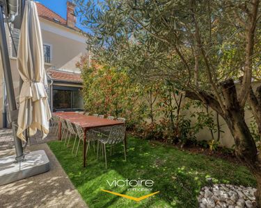 Maison 900 000 € - 228 m²