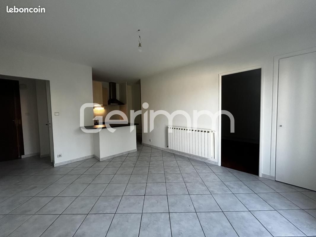 Appartement 3 pièces 45 m² · à Grenoble · 45 m² · 670 €/mois