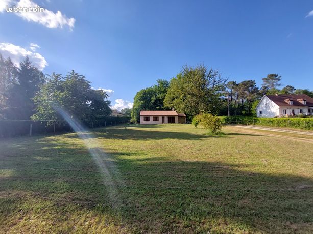 Maison 3 Chambre 147m² avec terrain à louer à l'année
