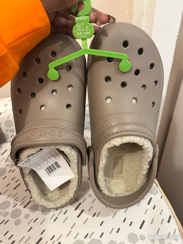Crocs neuves import Corée du sud – jamais portées + étiquette (image 2)