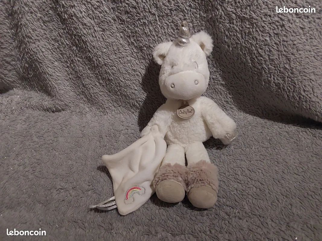 Peluche Licorne BABY NAT peluche blanche doudou plat blanc arc-en