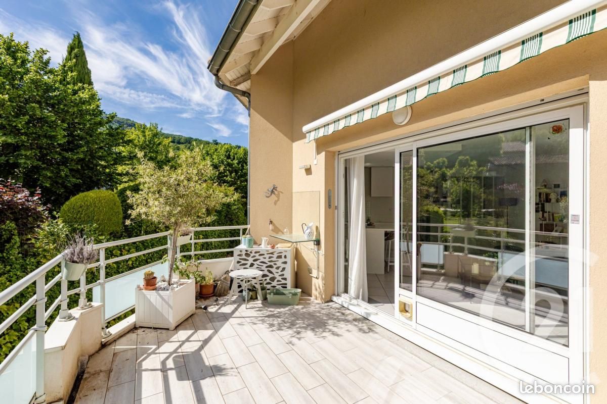Appartement 4 pièces 88 m² · à Seyssins · 88 m² · 360 000 €