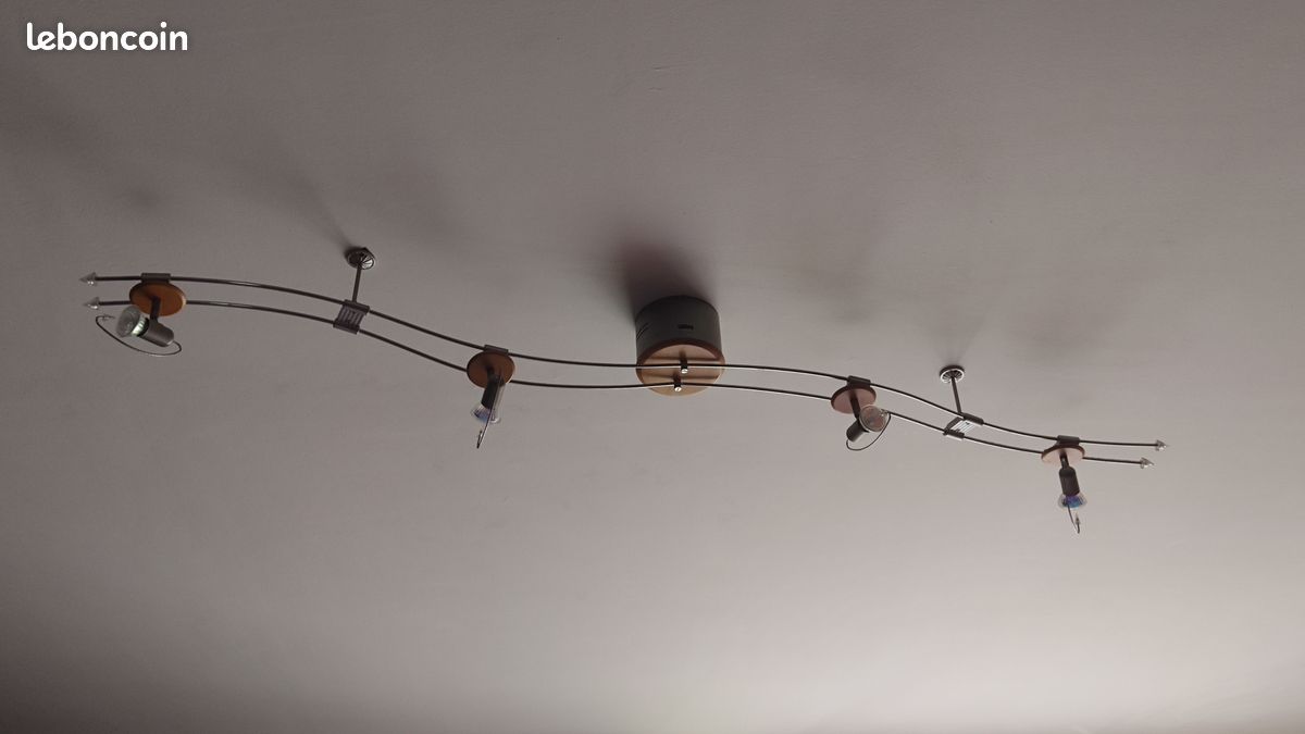 Plafonnier bon état avec 4 p'tites ampoules (image 3)