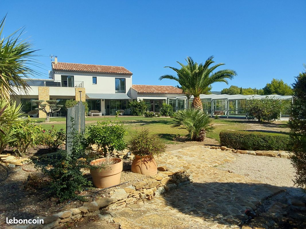 Maison 11 pièces 270 m² · à La Cadière-d'Azur · 270 m² · 1 800 000 €