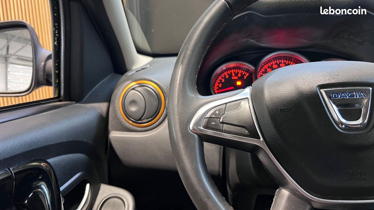Dacia duster explorer 1.5 dci 110 4x2 edc bva bleu cosmos - attelage - suivi d'entretien (image 26)