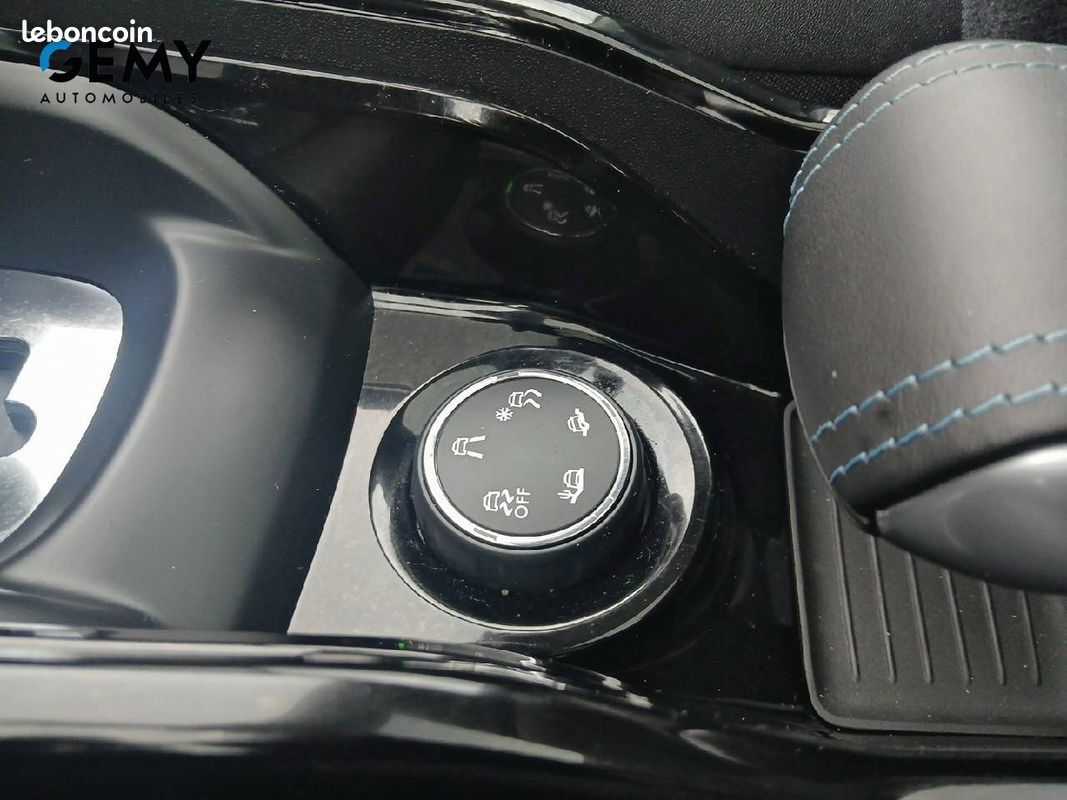 PEUGEOT 2008 BlueHDi 120ch S&S EAT6 Crossway (image 20)